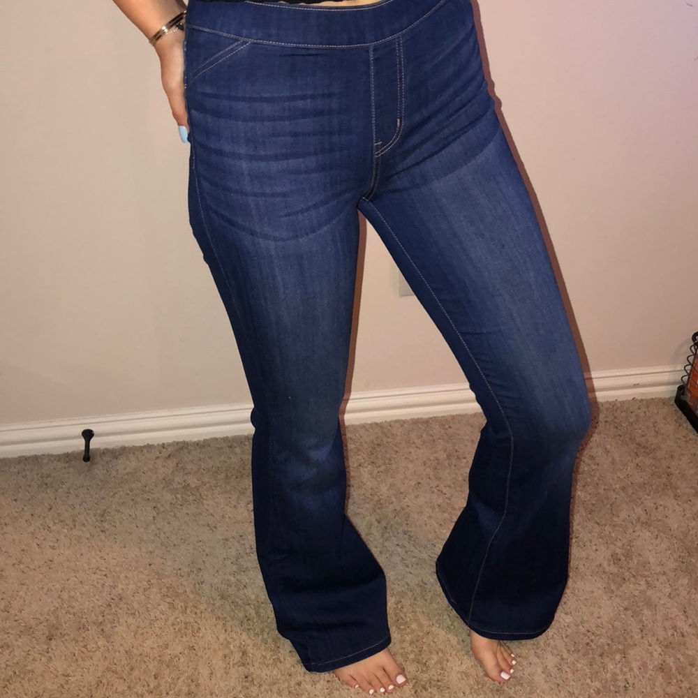 Bellbottoms jeans